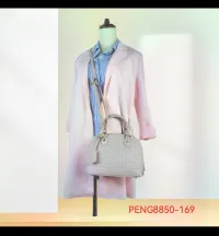 Giacche/Cappotti per Donne dal grossista di abbigliamento fiorentina in Italia